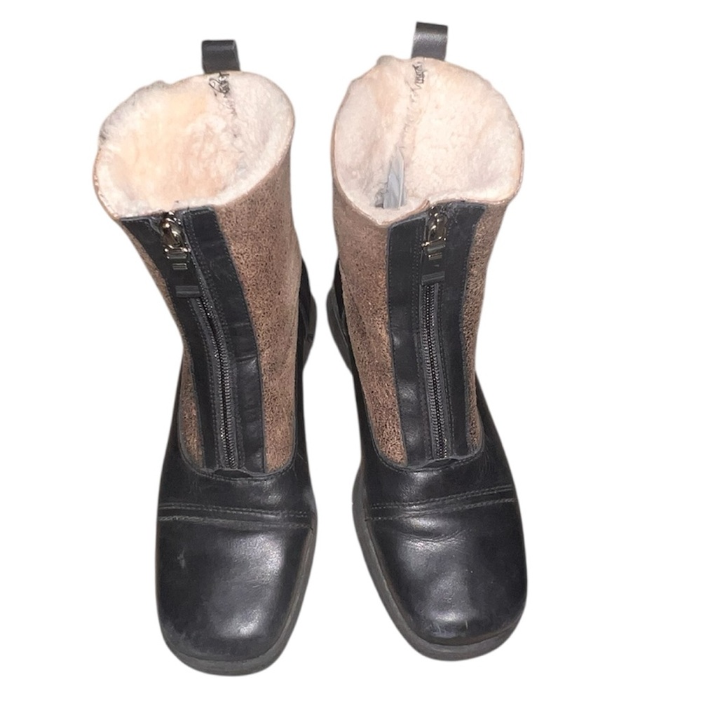 La CANADIENNE Black and Tan Shearling Front Zip Mod Height Winter Boots 8
